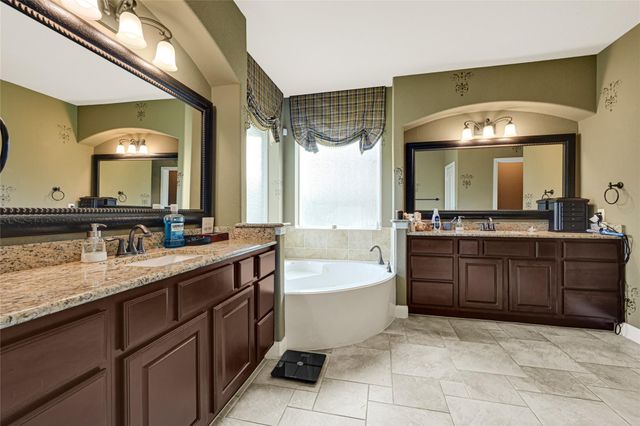 902 Cactus Ridge Court, Friendswood, TX 77546