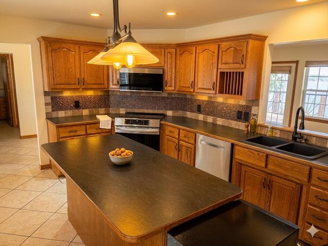 25050 S 613 Drive, Grove, OK 74344