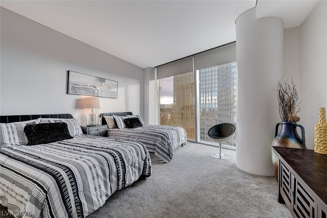 3722 Las Vegas Boulevard 811, Las Vegas, NV 89158