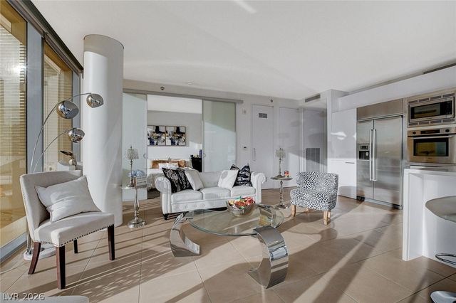 3722 Las Vegas Boulevard 811, Las Vegas, NV 89158