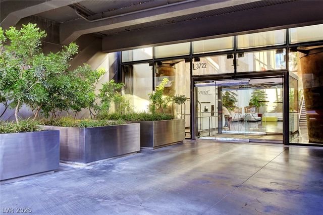 3722 Las Vegas Boulevard 811, Las Vegas, NV 89158