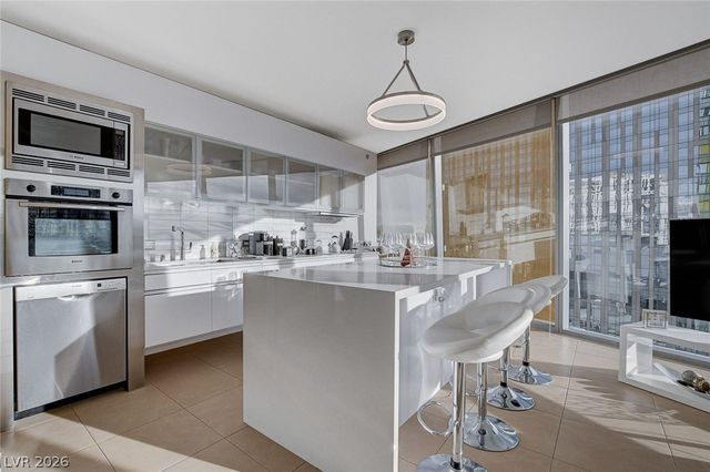 3722 Las Vegas Boulevard 811, Las Vegas, NV 89158