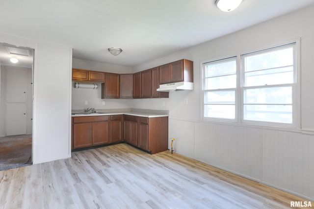 3004 N WILSON Drive, Peoria, IL 61604