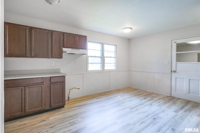 3004 N WILSON Drive, Peoria, IL 61604