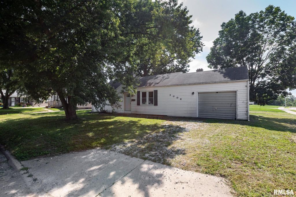 3004 N WILSON Drive, Peoria, IL 61604