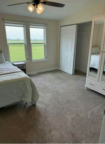 25484 SKY DR, Warrenton, MO 63383