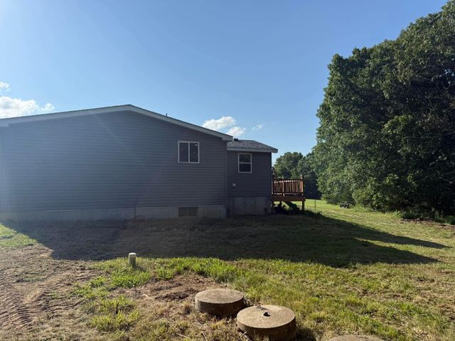 25484 SKY DR, Warrenton, MO 63383