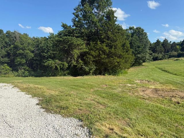 25484 SKY DR, Warrenton, MO 63383