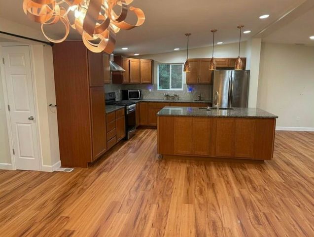 25484 SKY DR, Warrenton, MO 63383