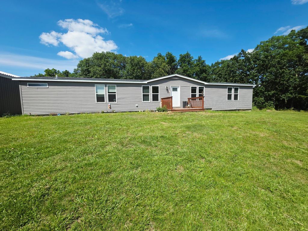 25484 SKY DR, Warrenton, MO 63383