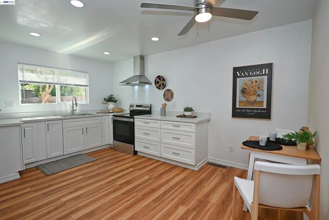 2725 Countrywood Dr, Antioch, CA 94509