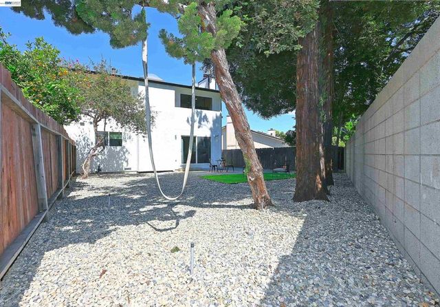 2725 Countrywood Dr, Antioch, CA 94509