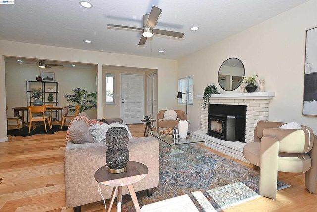 2725 Countrywood Dr, Antioch, CA 94509