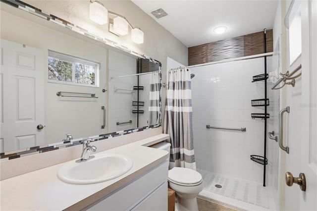 2016 NW 50TH PLACE, Gainesville, FL 32605