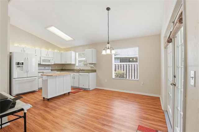 2016 NW 50TH PLACE, Gainesville, FL 32605