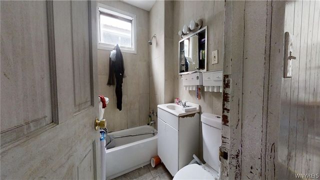 7 Milton Street, Buffalo, NY 14210