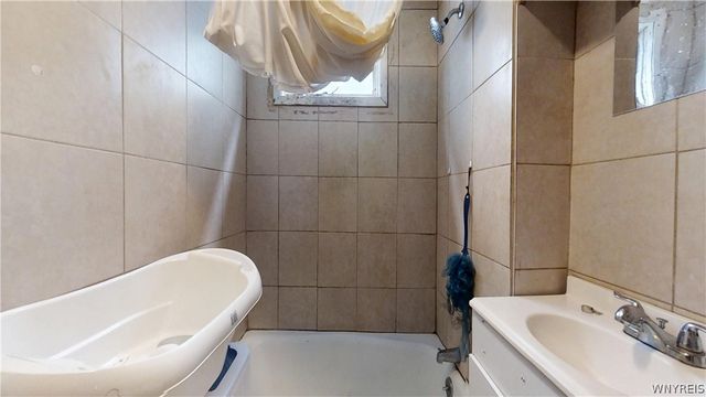 7 Milton Street, Buffalo, NY 14210