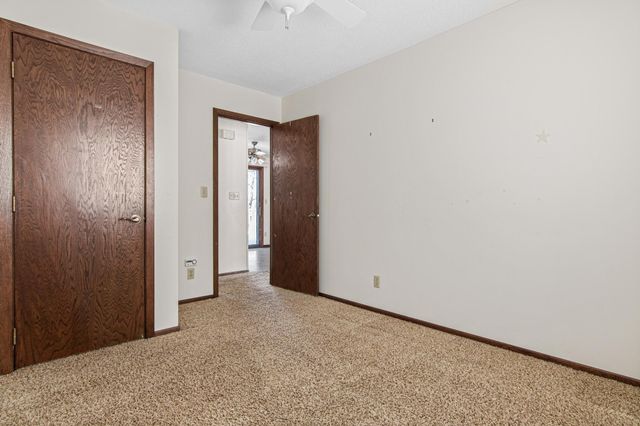 479 Centennial Drive, Roseville, MN 55113