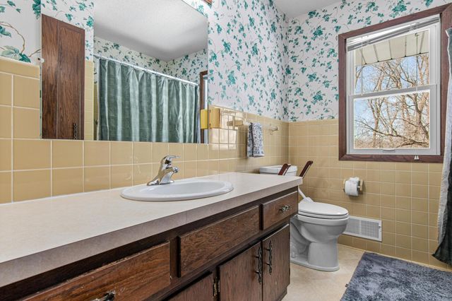 479 Centennial Drive, Roseville, MN 55113