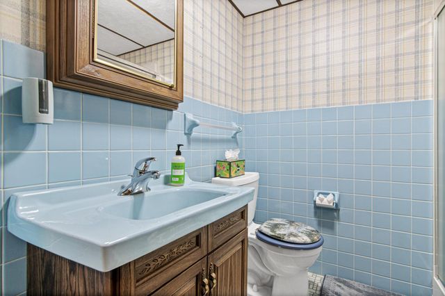 479 Centennial Drive, Roseville, MN 55113