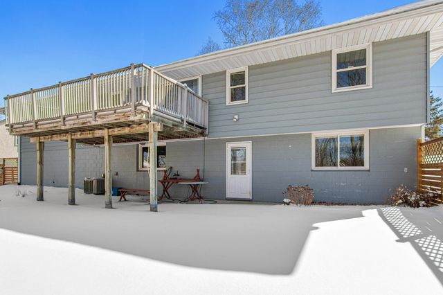479 Centennial Drive, Roseville, MN 55113