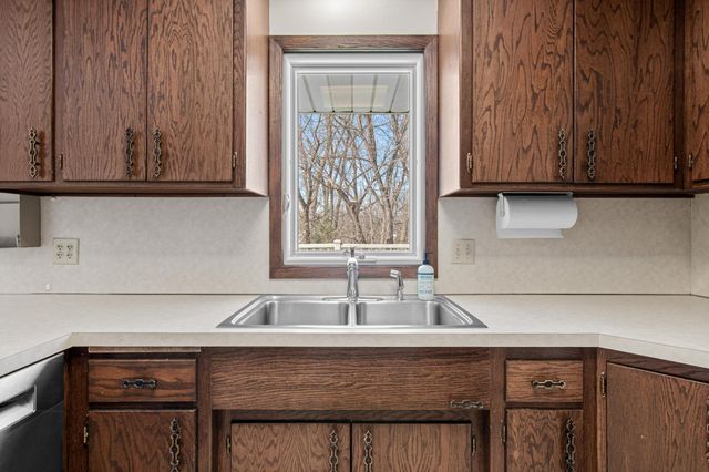 479 Centennial Drive, Roseville, MN 55113