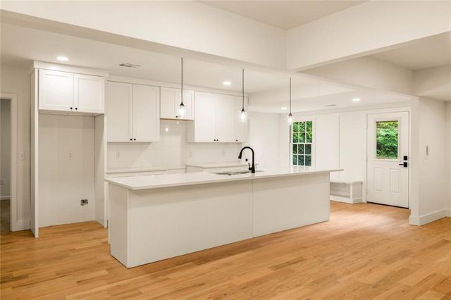 4736 Bridgewater Drive SW, Lilburn, GA 30047