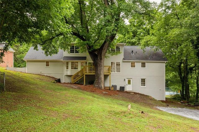 4736 Bridgewater Drive SW, Lilburn, GA 30047