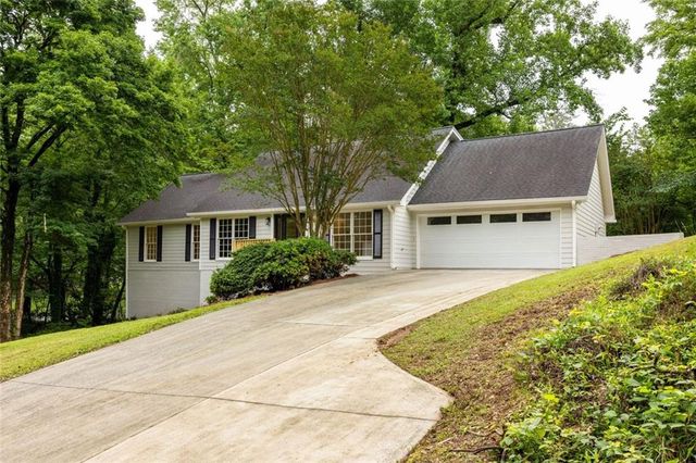4736 Bridgewater Drive SW, Lilburn, GA 30047