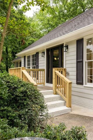 4736 Bridgewater Drive SW, Lilburn, GA 30047