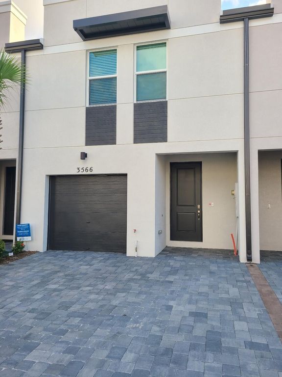 3566 San Bernardino Way, Palm Springs, FL 33461