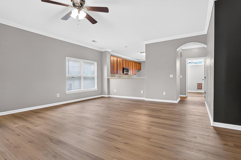 Image 10 of property listing at 202 Summer View Road, Summerville, SC 29486