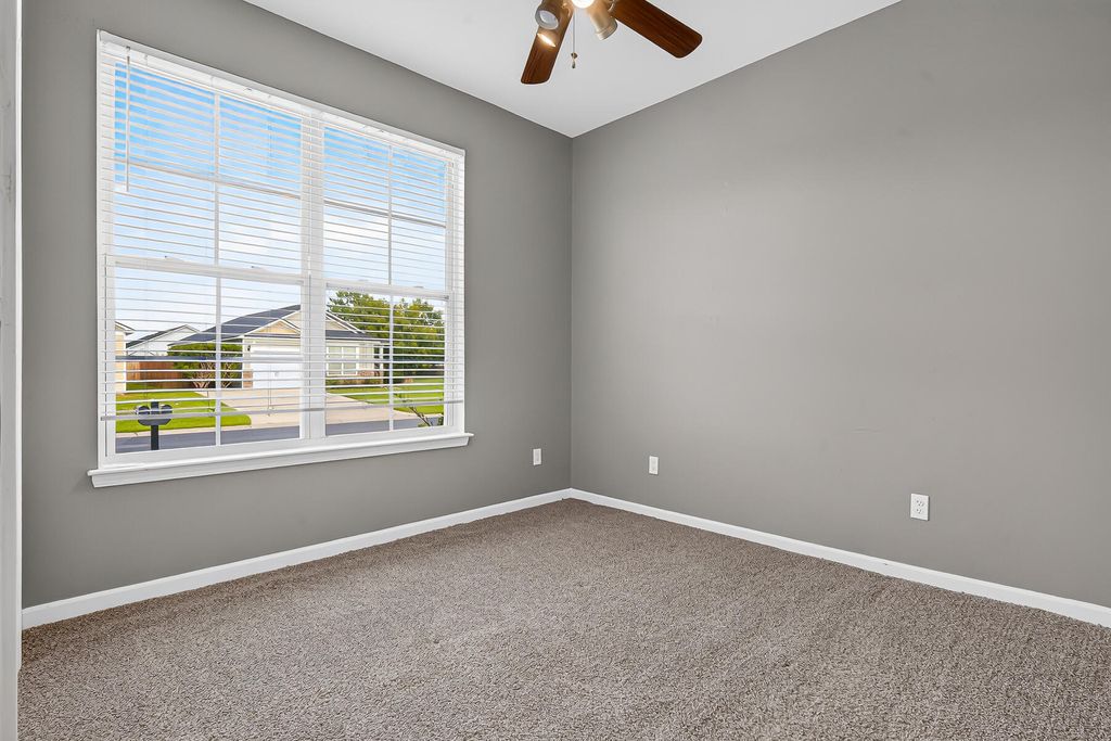 Image 19 of property listing at 202 Summer View Road, Summerville, SC 29486