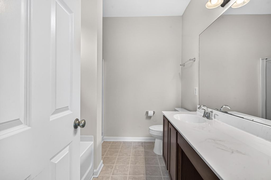 Image 28 of property listing at 202 Summer View Road, Summerville, SC 29486