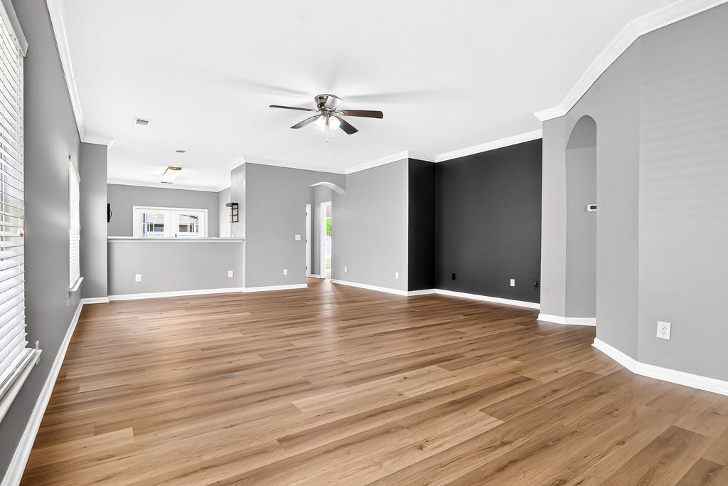 Image 8 of property listing at 202 Summer View Road, Summerville, SC 29486