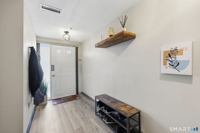 100 Northampton Lane APT 12, Plainville, CT 06062