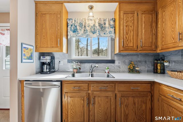 100 Northampton Lane APT 12, Plainville, CT 06062