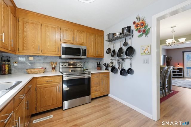 100 Northampton Lane APT 12, Plainville, CT 06062