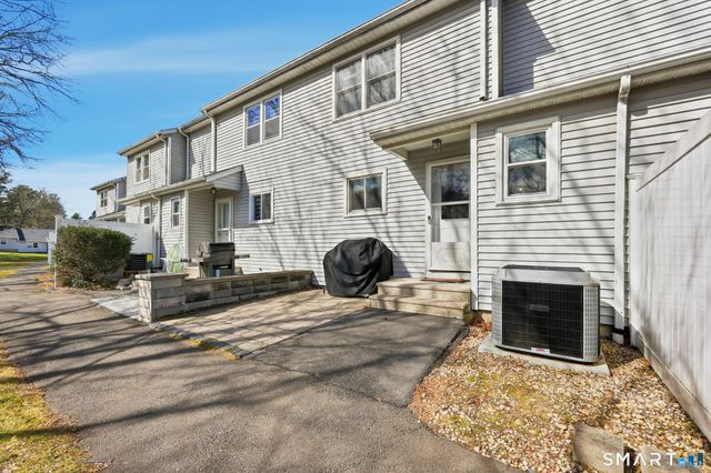 100 Northampton Lane APT 12, Plainville, CT 06062