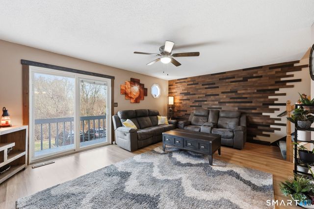 100 Northampton Lane APT 12, Plainville, CT 06062