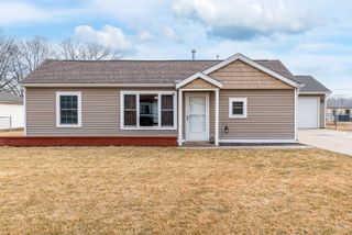 12 SUBURBAN HEIGHTS, Milan, IL 61264