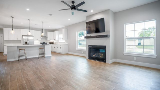 7727 Chasewood Drive, Missouri City, TX 77489