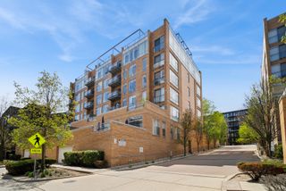 1720 Oak Avenue 711, Evanston, IL 60201