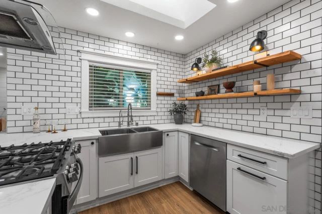 1920 Kingston, Escondido, CA 92027