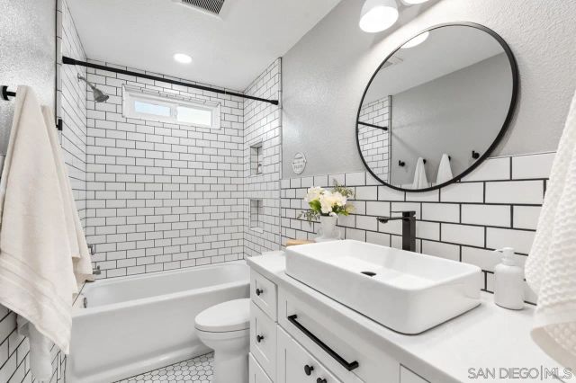 1920 Kingston, Escondido, CA 92027