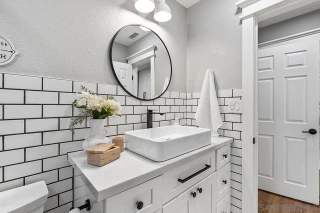 1920 Kingston, Escondido, CA 92027