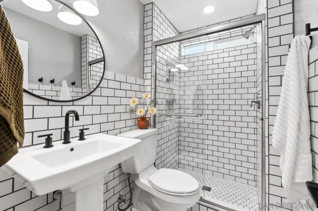 1920 Kingston, Escondido, CA 92027