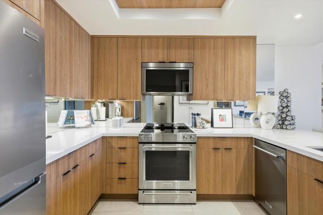 910 Island Drive 110, Rancho Mirage, CA 92270