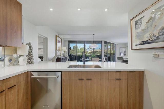 910 Island Drive 110, Rancho Mirage, CA 92270