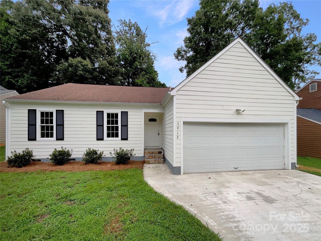 5912 Black Bear Court, Charlotte, NC 28214